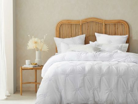 Summer White Quilt Cover Set by Logan and Mason Platinum Hot on Sale